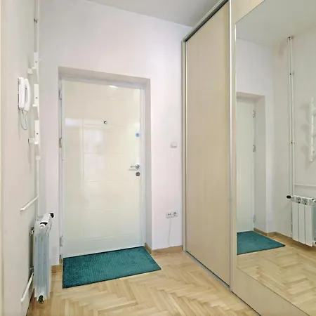 Golden Garden Apartment